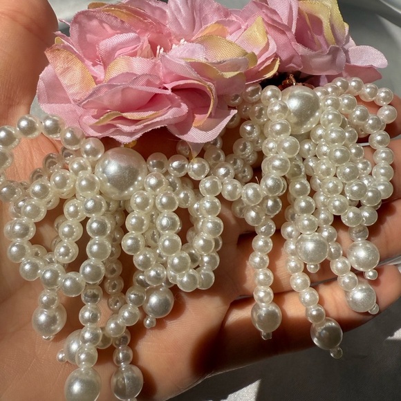 Anthropologe unique bestseller Pink Floral Earrings with Pearl Cascades - Picture 12 of 13